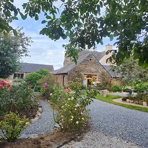D'hôtes Saint Jacob Relais De Chasse Du Xviii Siècle 2* Les Fougerêts